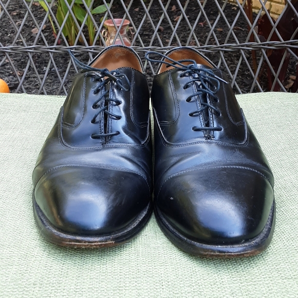 Johnston & Murphy Black Leather Dress Shoe size 9.5. - Picture 4 of 11